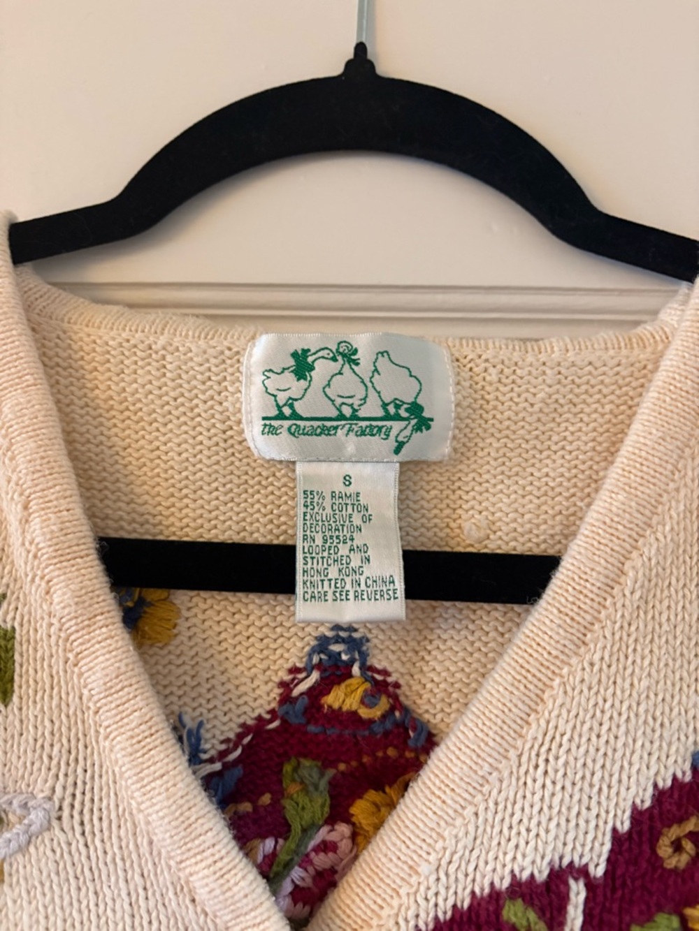 Vintage The Quaker Factory Teacup Tea Party Hand Knit Sweater Vest Size Small - Picture 4 of 5